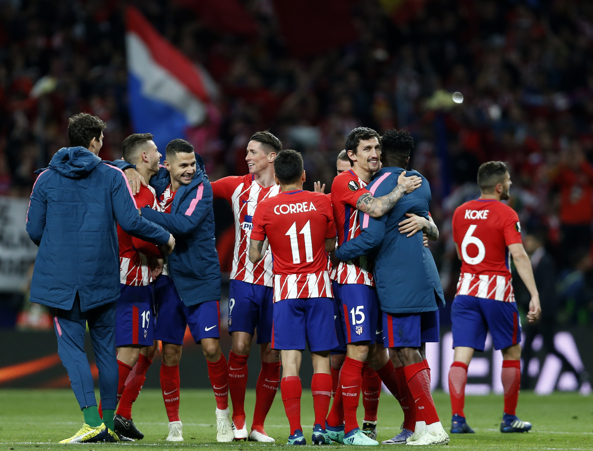 更把聚光灯 更把聚光灯