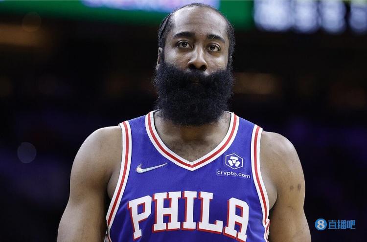 俄罗斯美女拒绝四百斤壮汉示爱 结果被打成猪头